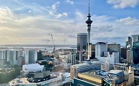 Stunning 3 Bedroom Penthouse Apt In Auckland Cbd